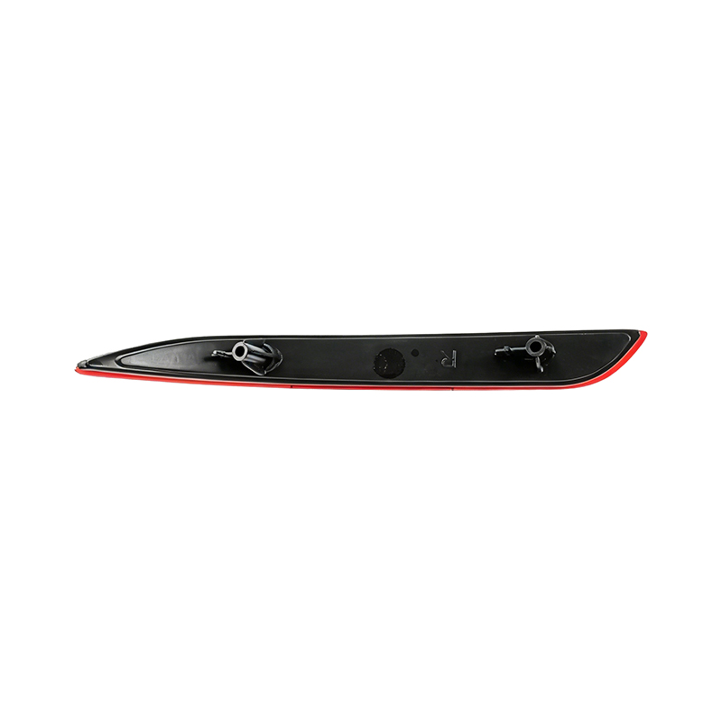 Rear bumper reflector