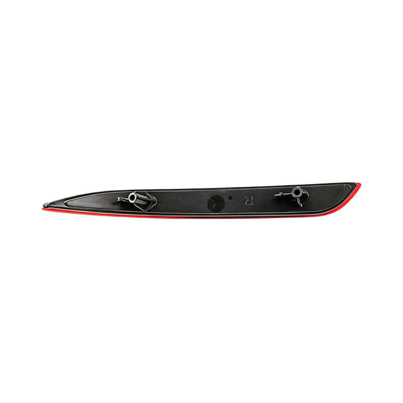 Rear bumper reflector